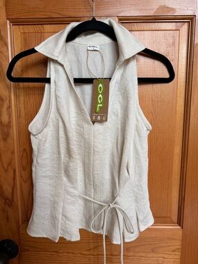 OGL SLEEVELESS V NECK PLEATED COLLARED TOP NWT